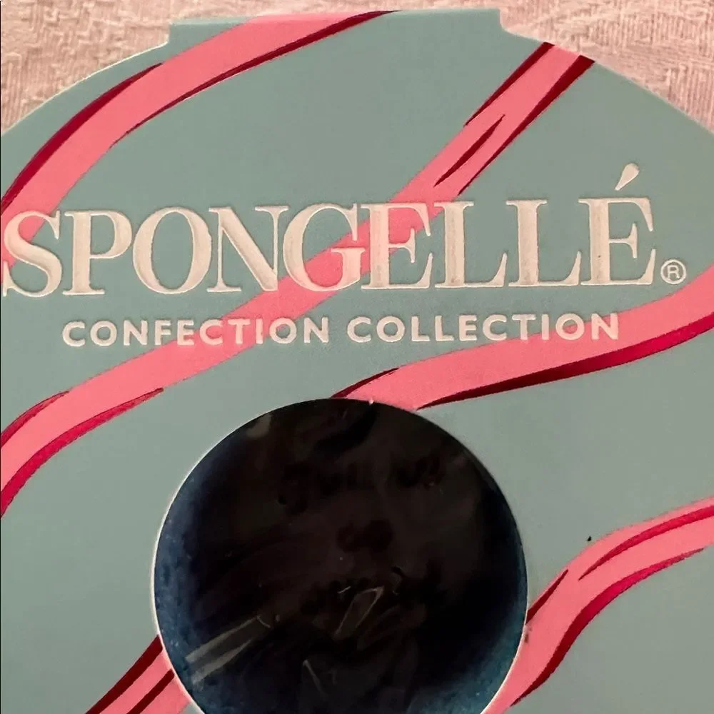 SPONGELLE Chiffon Rose Body Buffer Confection Collection